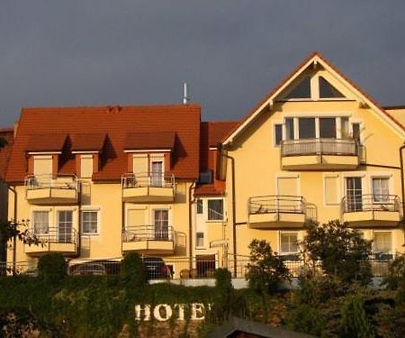 דיפולדיזוואלדה Hotel Am Schloss מראה חיצוני תמונה