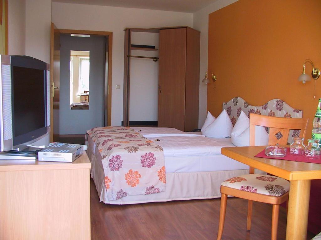 דיפולדיזוואלדה Hotel Am Schloss חדר תמונה